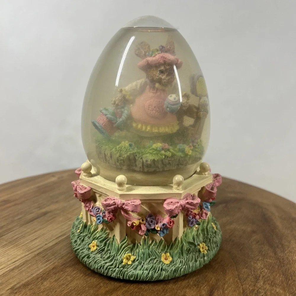 Vintage Mercuries USA 1993 Easter Bunny Egg‎ Musical Snow Globe